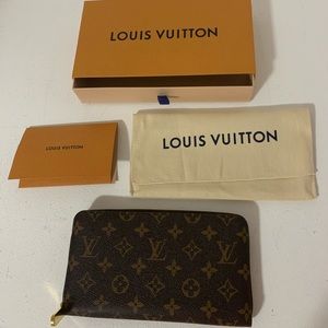 Louis Vuitton Zippy Organizer in Monogram